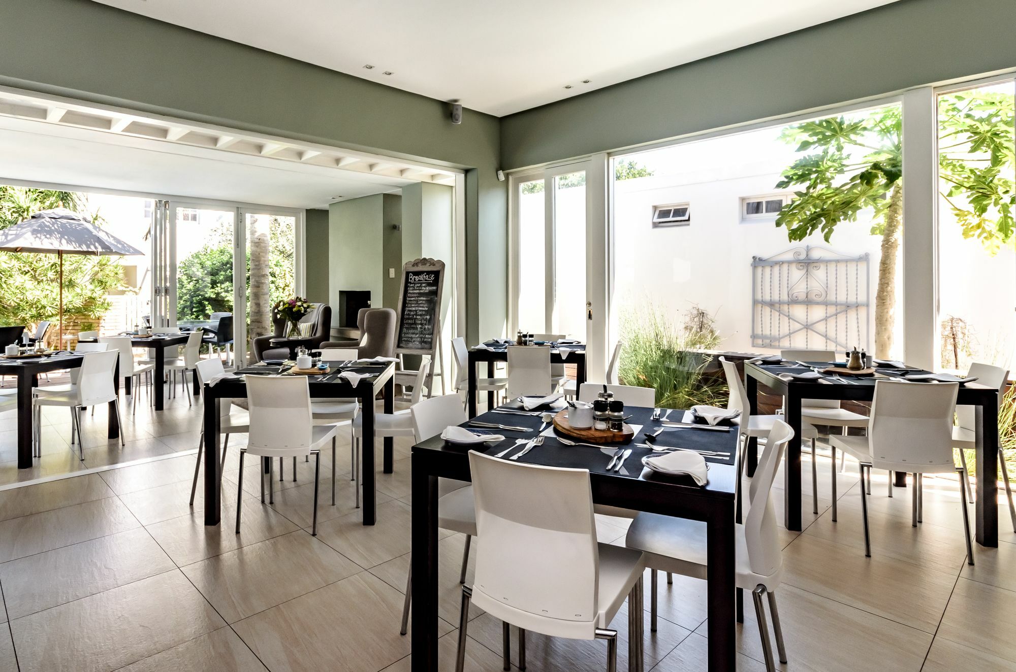 First Avenue Guesthouse Порт-Элизабет Экстерьер фото